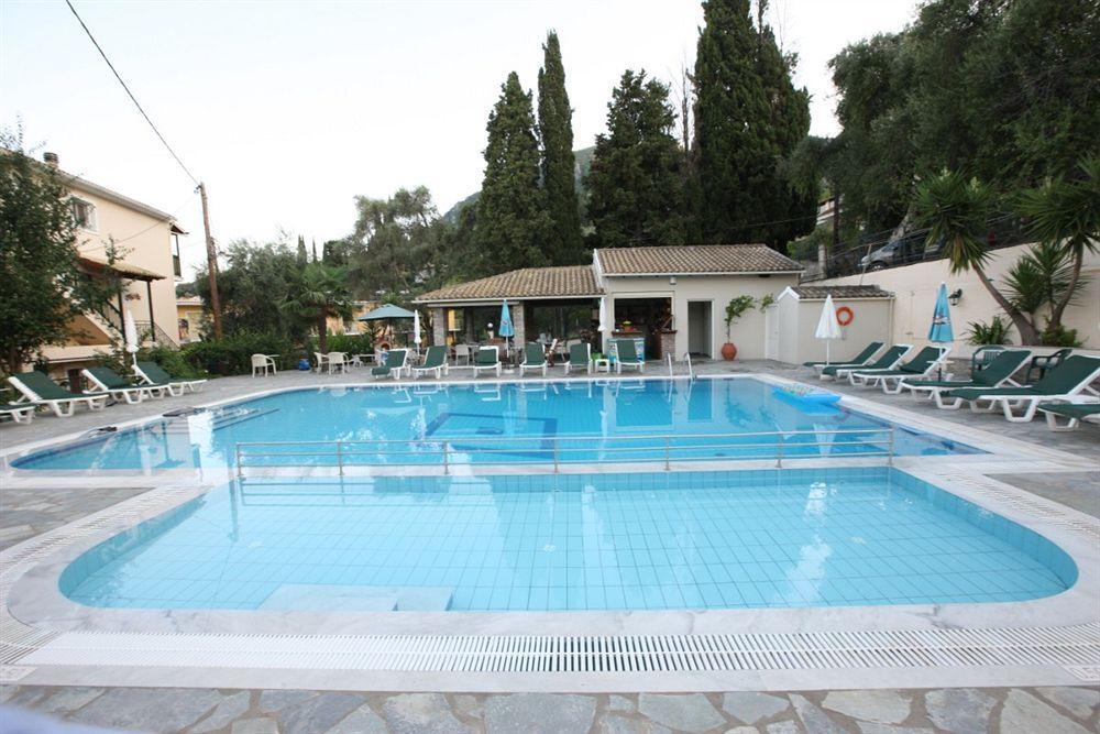 Gina * Benitses (Corfu)